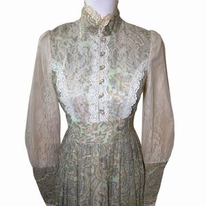 Gunne Sax Lace Paisley Dress in Cream and Green